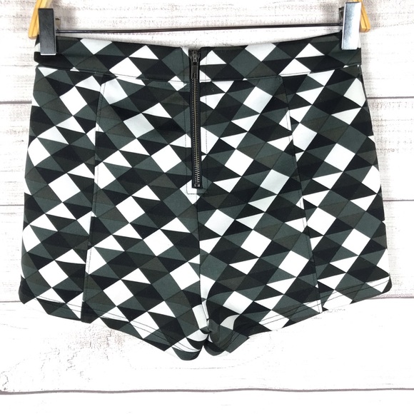 Forever 21 High Waisted Zip Up Geometric Shorts - Picture 2 of 6